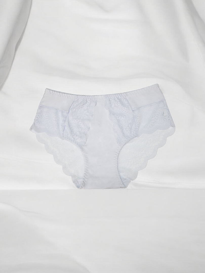 Majtki Damskie Jednokolorowe z Koronką – białe