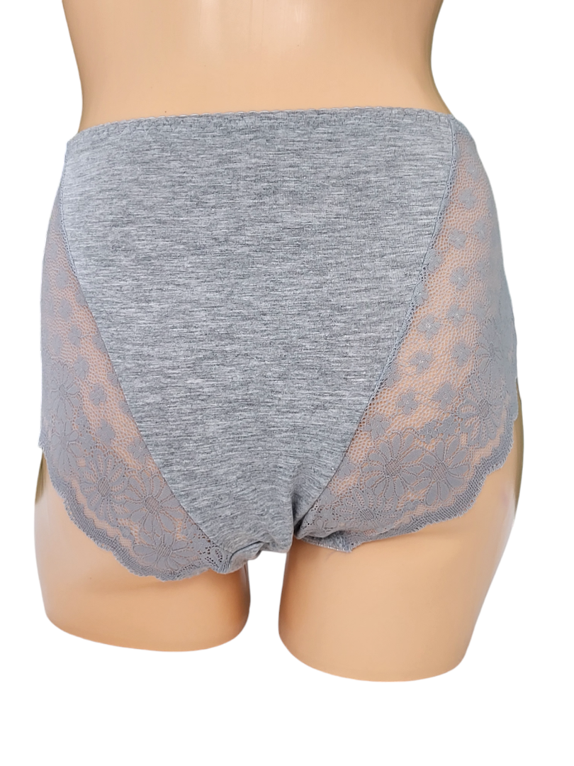 Majtki Damskie Jednokolorowe z Koronką – kremowe