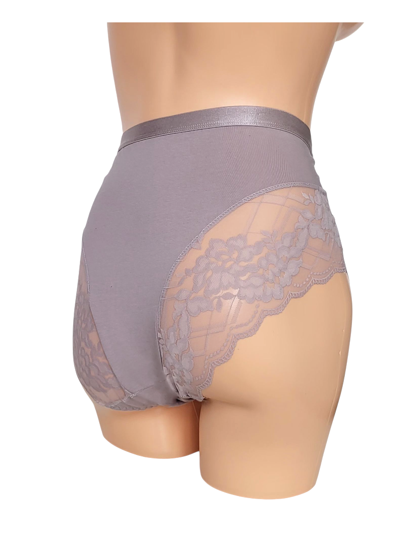 pudrowa bielizna damska z koronką