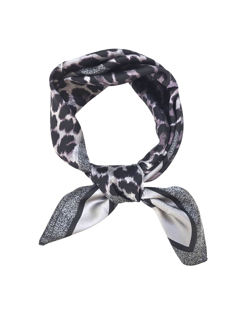 Apaszka czarno-szara damska 70x70 cm z motywem panterki