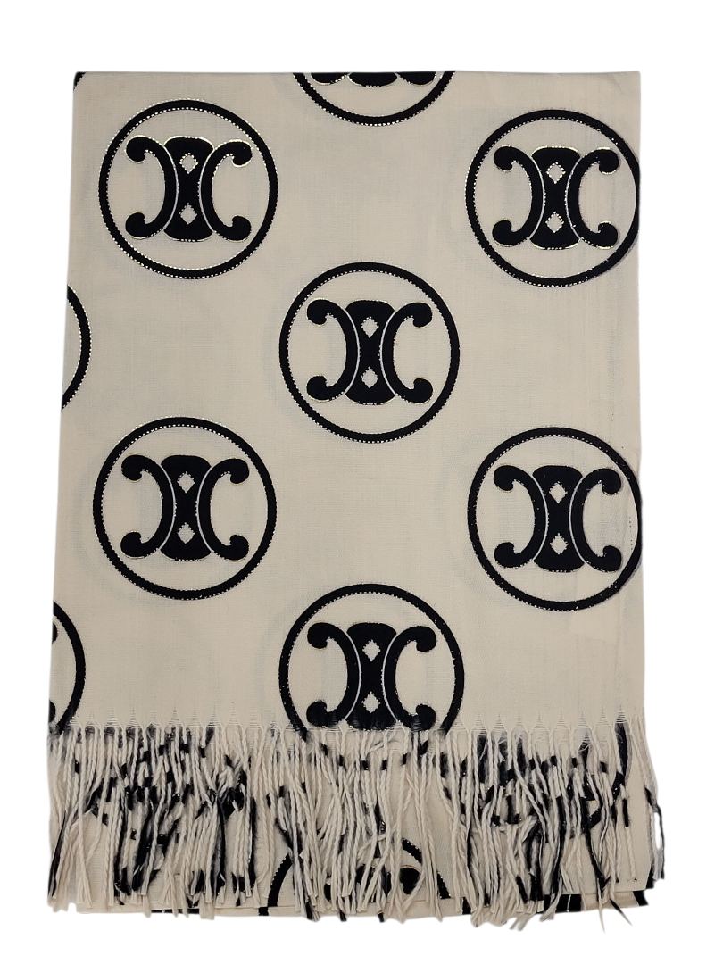 elegancki-szal-kremowy-z-fredzlami